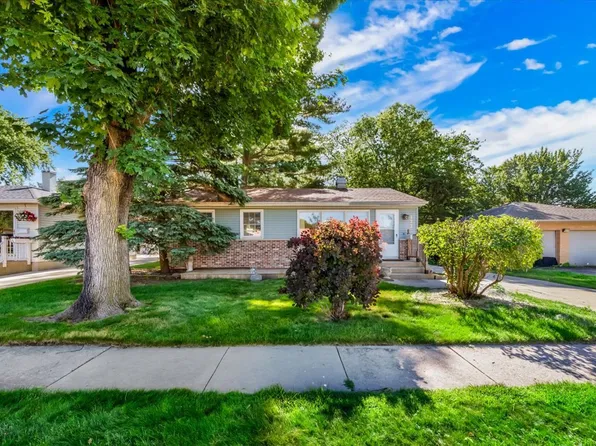 177 N Melrose Ave, Elgin, IL 60123