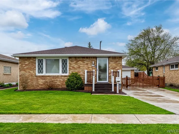 89 Alaska St, Cheektowaga, NY 14206