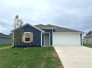560 Raegan St, Prairie Grove, AR 72753