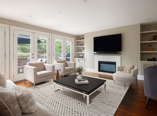 9 Canfield Pl, Toronto, ON M3B 2V5