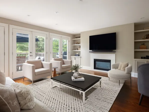 9 Canfield Pl, Toronto, ON M3B 2V5