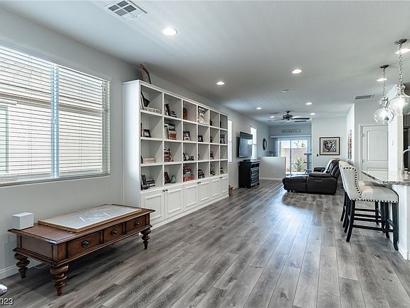 3rd image of 8640 Vondel Park St