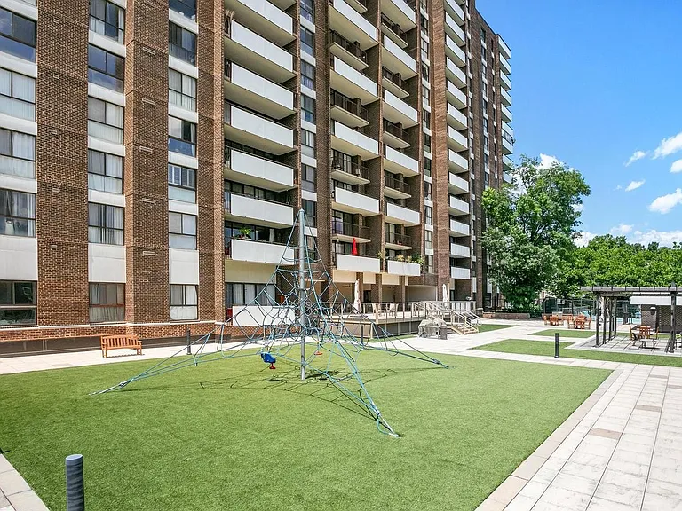 250 S Reynolds St #304 — Photo 28