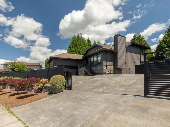 12060 202nd St, Maple Ridge, BC V2X 8X5
