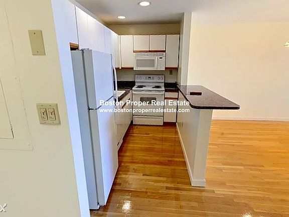 100 Queensberry St. #7 Boston - Fenway Unit Photo 3