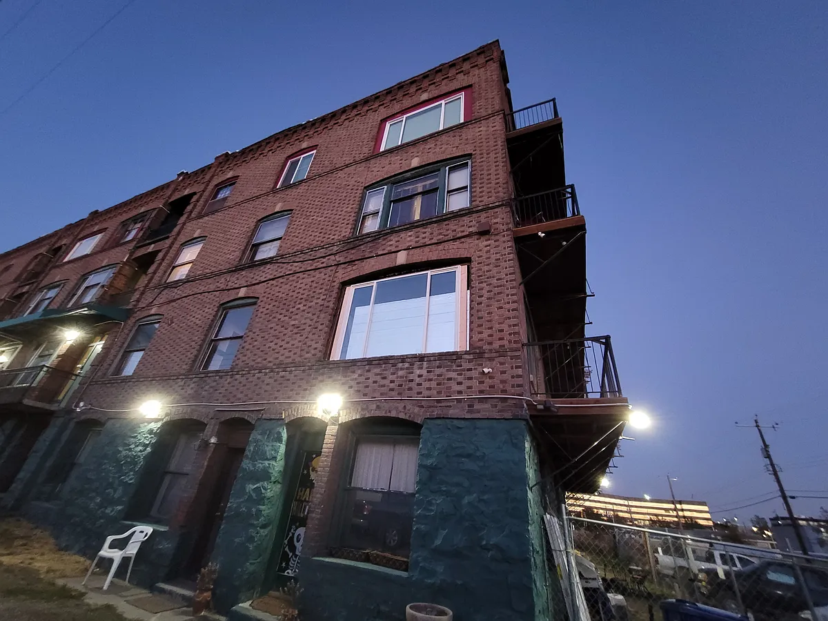 Building Photo - Center Point Apartments