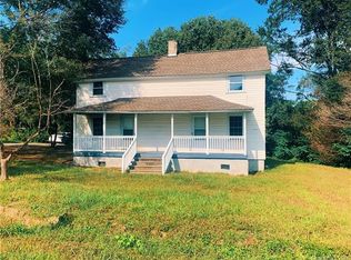121 Santee St, Cowpens, SC 29330