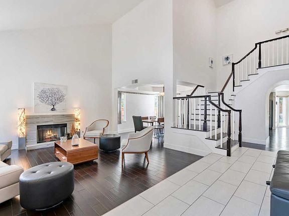 2nd image of 2257 Glenview Dr