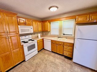 406 Hollywood Dr, Rossville, GA 30741