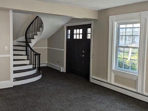 4th image of 1092 Stafford St