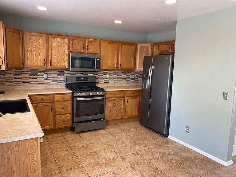14215 White Peak Dr — Photo 17