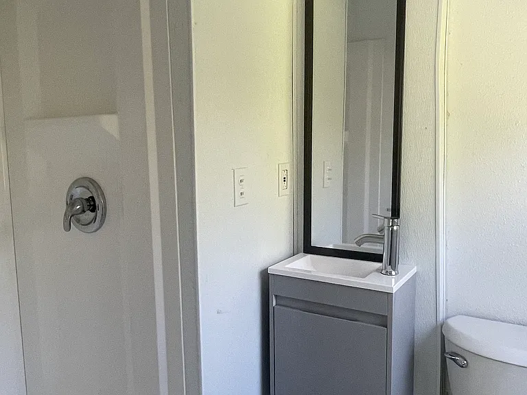 409 N Horsman St #4 — Photo 5