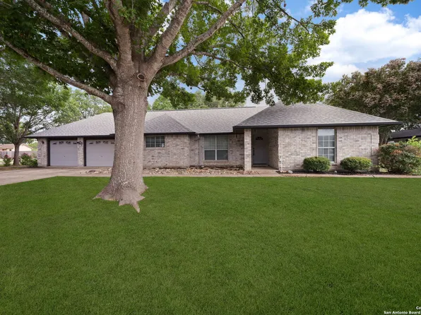 128 Village Path, Castroville, TX 78009
