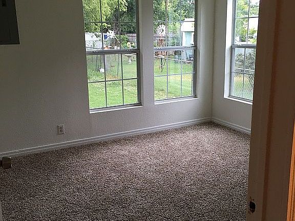 4th image of 5069 Gilbert Dr