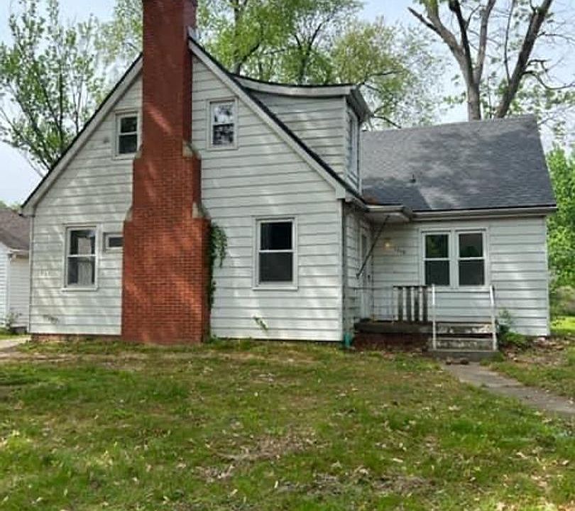 1st image of 1930 E Blackford Ave