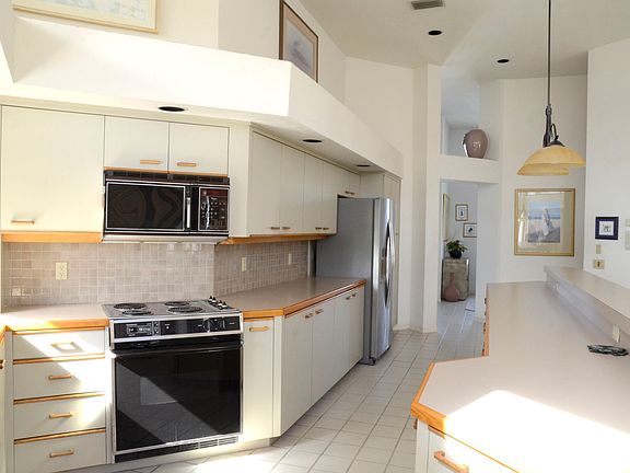 5th image of 1209 Huntington Ln