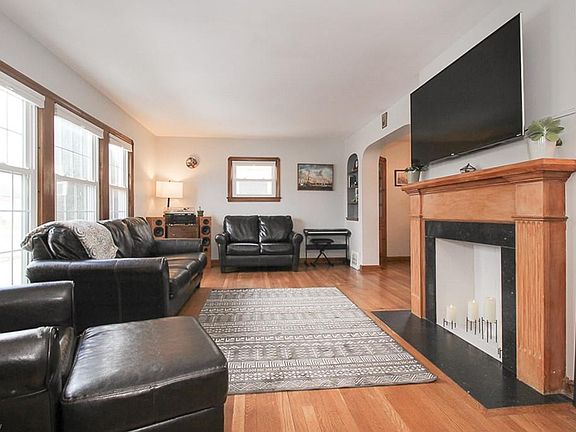 5th image of 14711 Delaware Ave