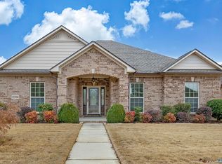 25390 Castlebury Dr, Athens, AL 35613