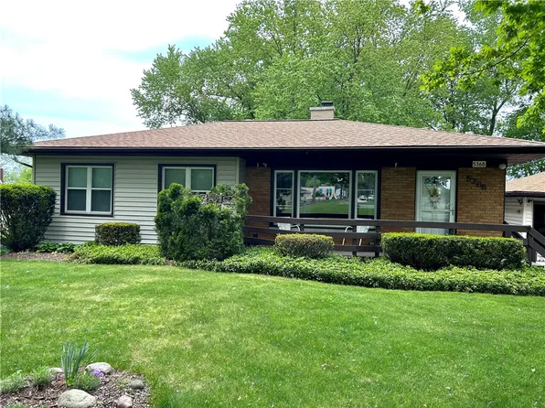 5368 Windward Dr, Erie, PA 16505