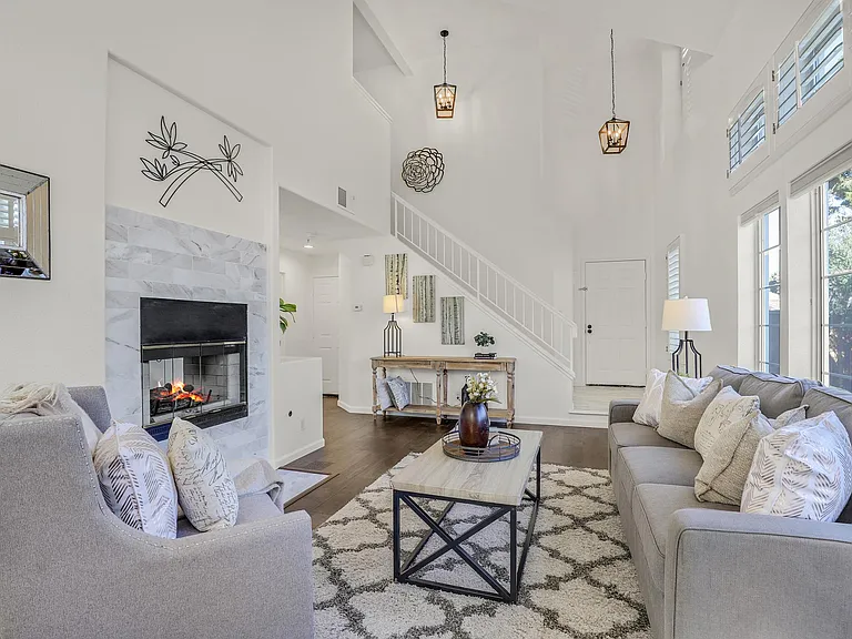8516 Peachtree Ave — Photo 2
