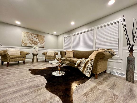 4th image of 15737 Dante Dr