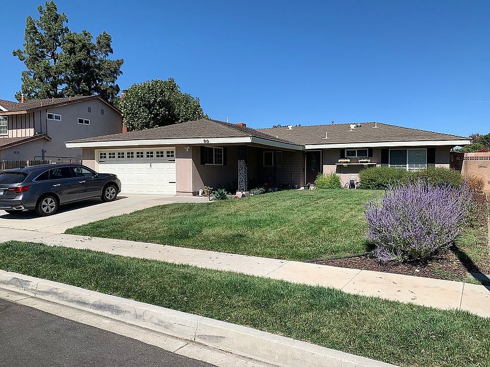 1st image of 90 Knollwood Dr