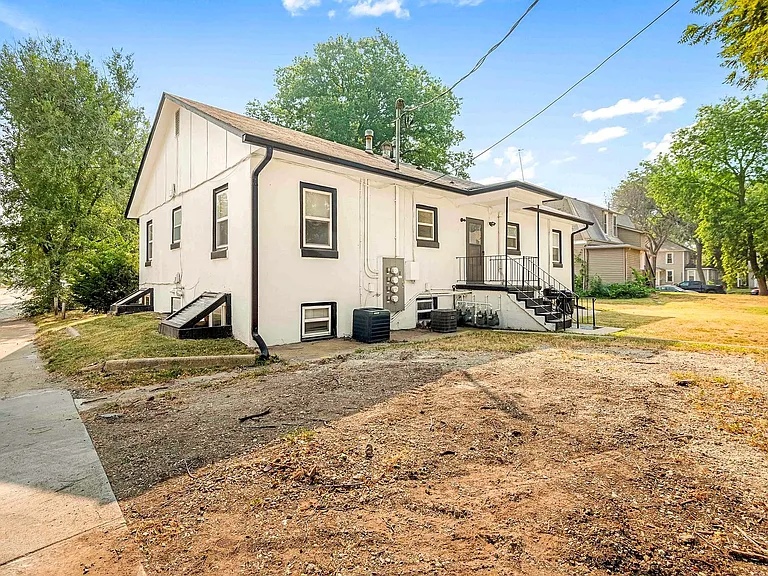 405 N 10th St. — Photo 8