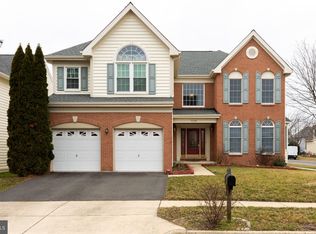 25799 Mandeville Dr, Chantilly, VA 20152