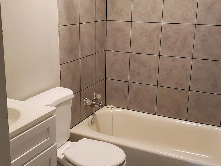 431 Howell Dr — Photo 9