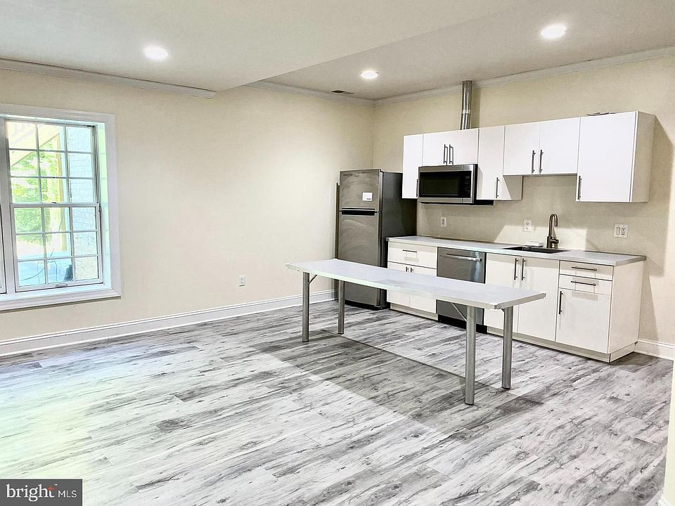 1st image of 898 Falls Manors Ct