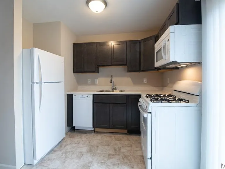 464 Hill Drive Ct — Photo 4