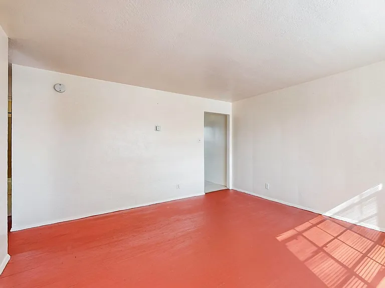 1033 Louisiana Blvd SE — Photo 16