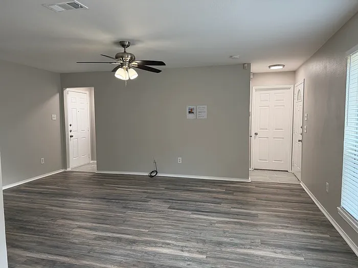 12905 Kleberg Rd — Photo 11