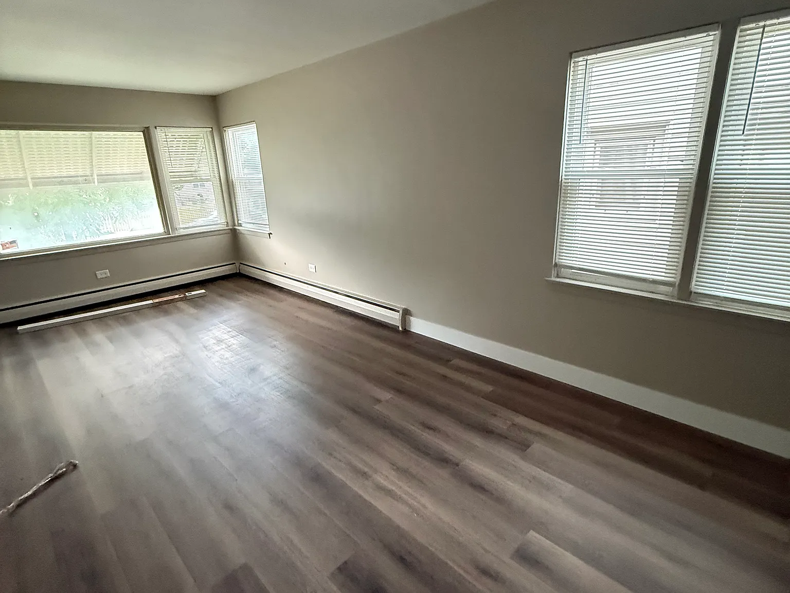 3 bed, 1200 sqft, $2,350 — Photo 4