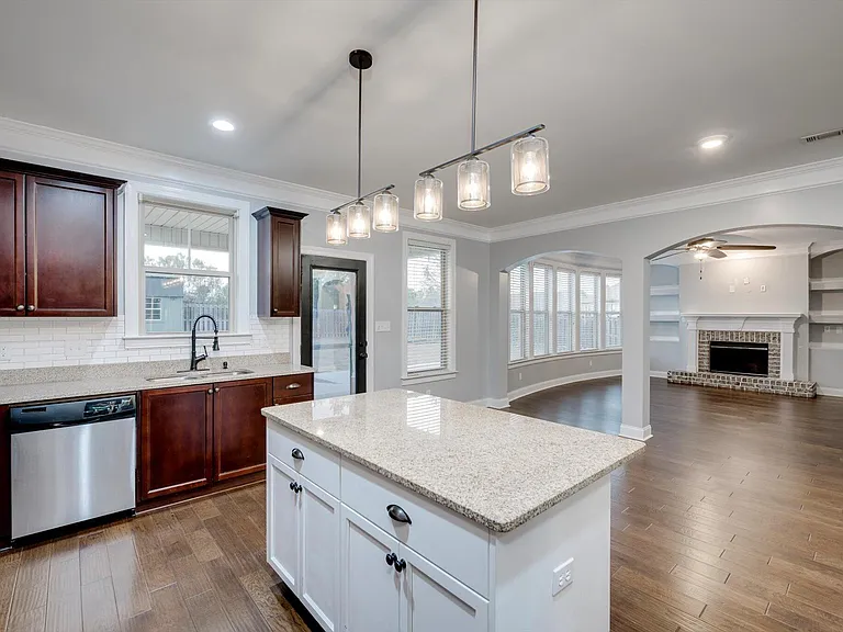 8647 Crenshaw Dr — Photo 16