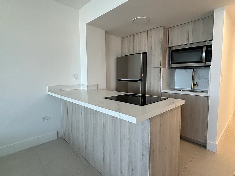 905 Brickell Bay Dr #1629 — Photo 6