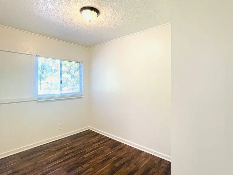 536 & 538 Acacia Rd — Photo 9
