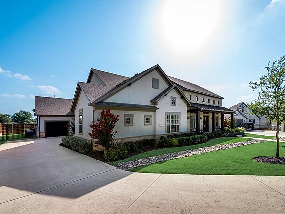 2nd image of 913 Lyndsey Way