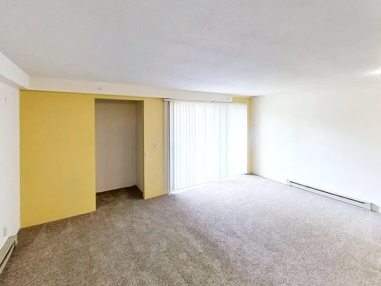 Kendal Court Apartments, 2 Bedroom, 1 Bathroom Apartments for Rent! — Photo 10