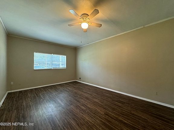 4th image of 3137 OVERHILL Drive
