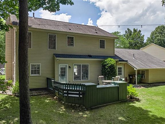 3rd image of 4000 Loch Mere Rd