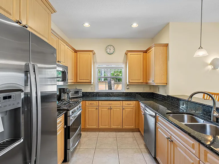 19043 SE Jupiter River Dr #COTTAGE — Photo 9