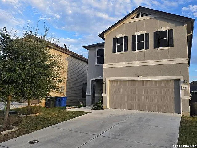 3 bed, 2.5 bath, 2147 sqft, $2,195 — Photo 2