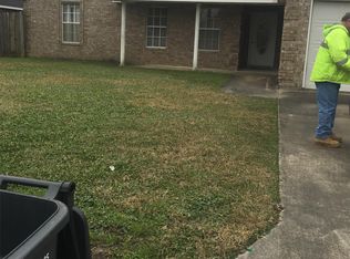 510 Shannons Way, Bridge City, TX 77611