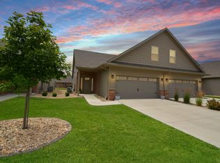 1723 Glenbridge Rd, Bloomington, IL 61704