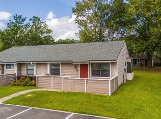 8330 Derbyshire Pl, Jacksonville, FL 32244