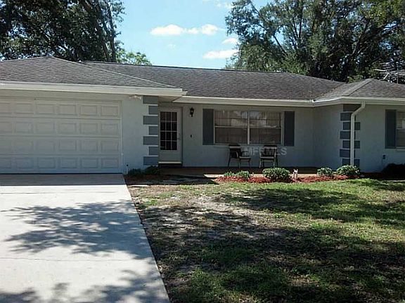 3rd image of 903 E Heron Cir