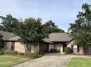 146 W Pinebrook Dr, Brandon, MS 39047
