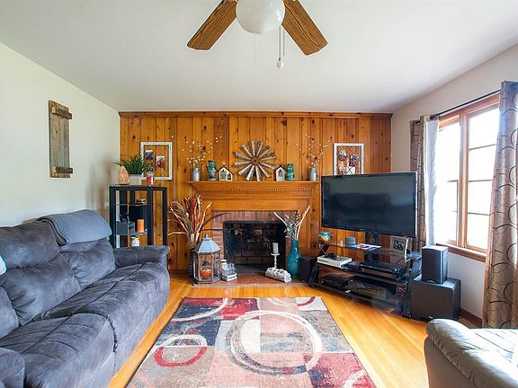 3rd image of 244 Hilltop Dr
