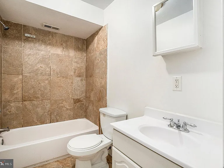 2027 N 15th St #3 — Photo 10